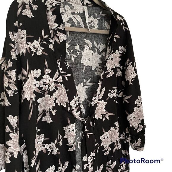 Spiritual Gangster Amanda 3/4 Sleeve Lightweight Kimono - Picture 9 of 9